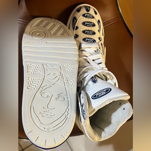 Made in Italy Versace collaboration with Ford limited edition. Classic style. - Picture 4 of 9